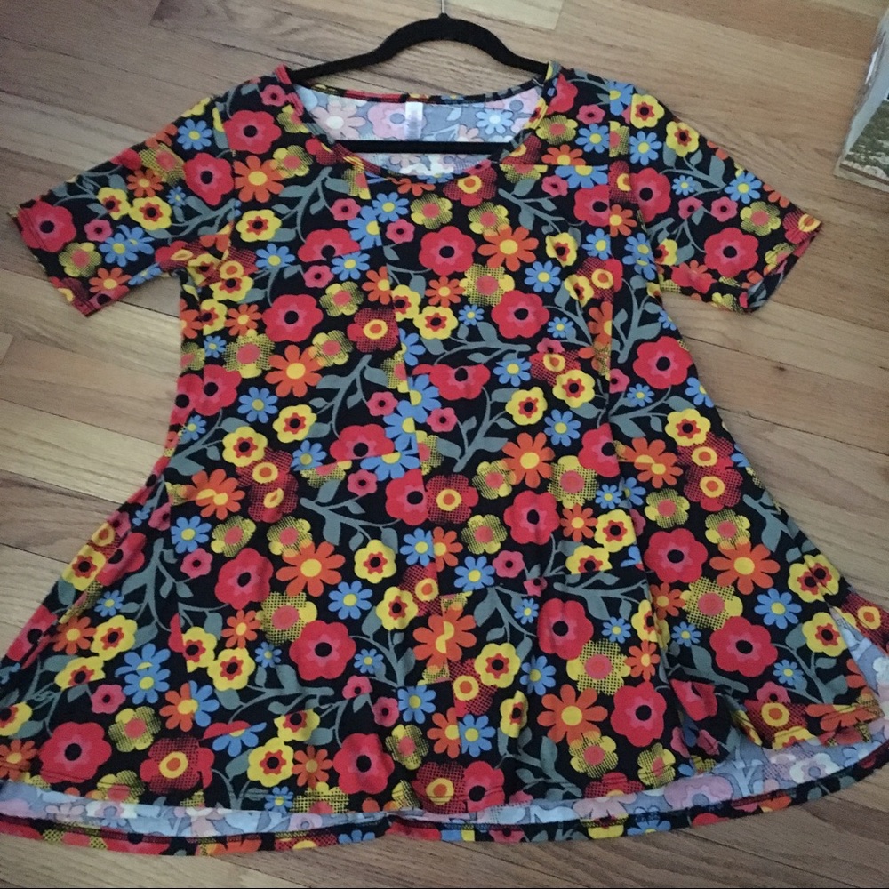Lula Roe Floral hippie bohemian perfect tee small